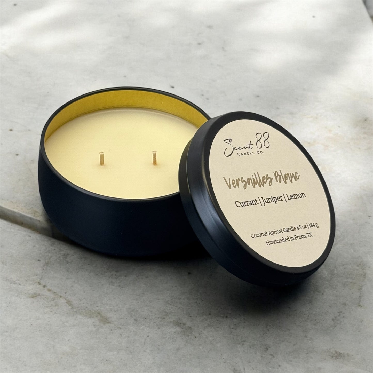 Versailles Blanc - 6.5 oz Coconut Apricot Wax Candle