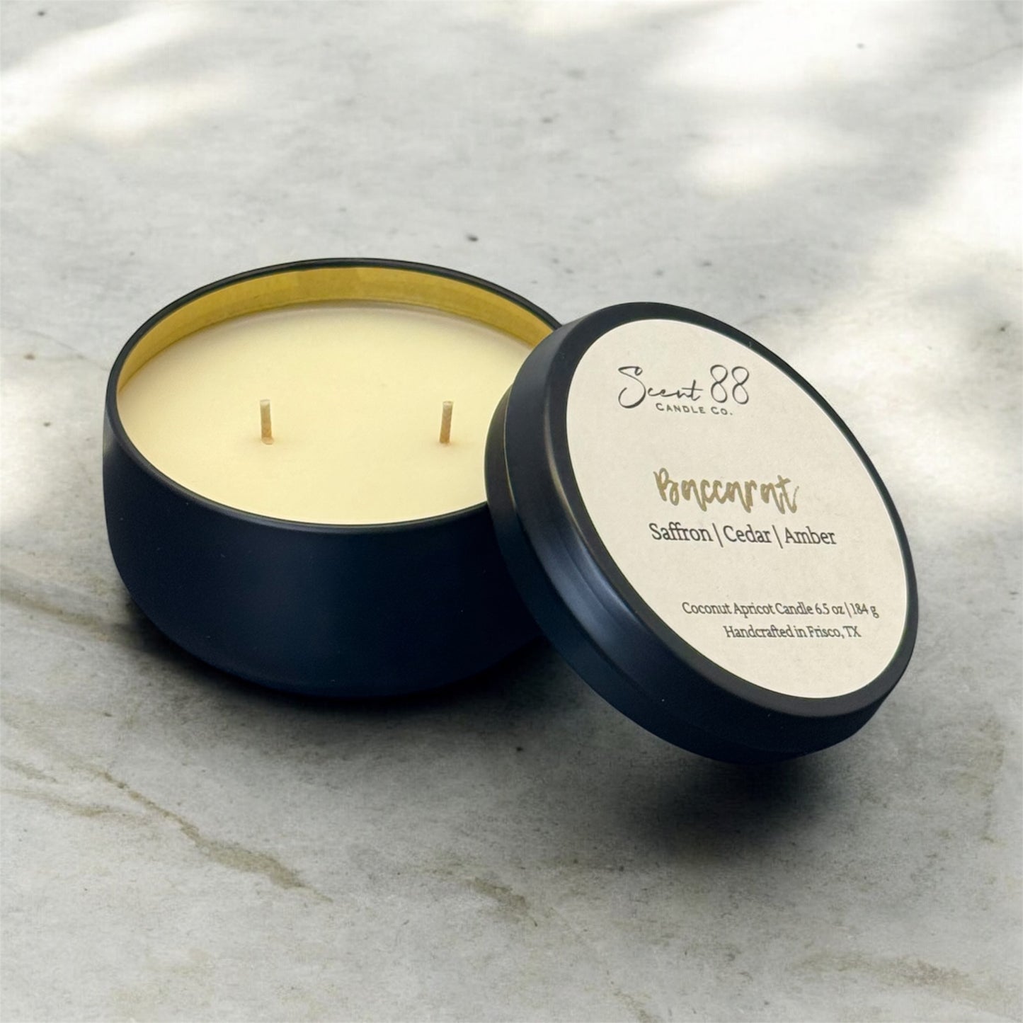 Baccarat - 6.5 oz Coconut Apricot Wax Candle